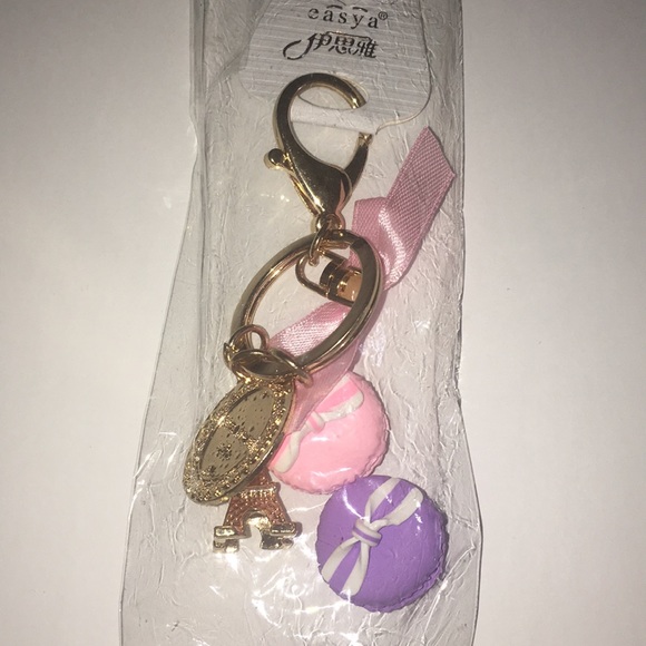 Twilly & Macaroon Keychain - Picture 4 of 5
